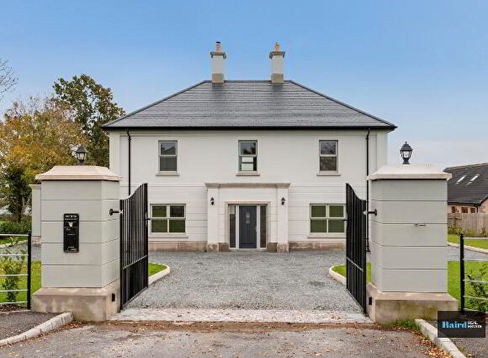 5 Bedroom Detached House For Sale In Clonmore Road, Dungannon, BT71