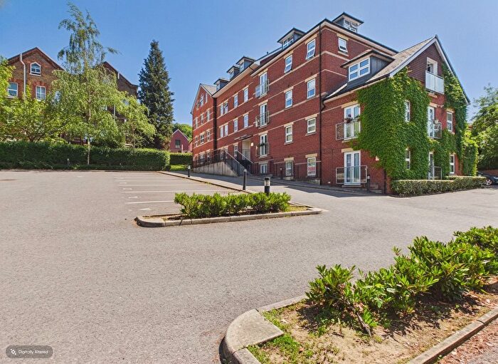 1 Bedroom Flat For Sale In Croydon Road, Caterham, CR3