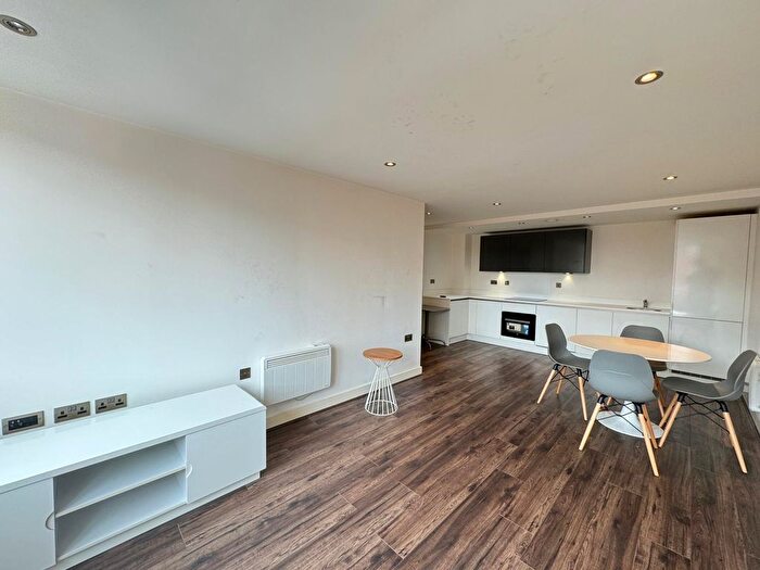 2 Bedroom Flat To Rent In Madison House, Wrentham Street, B5