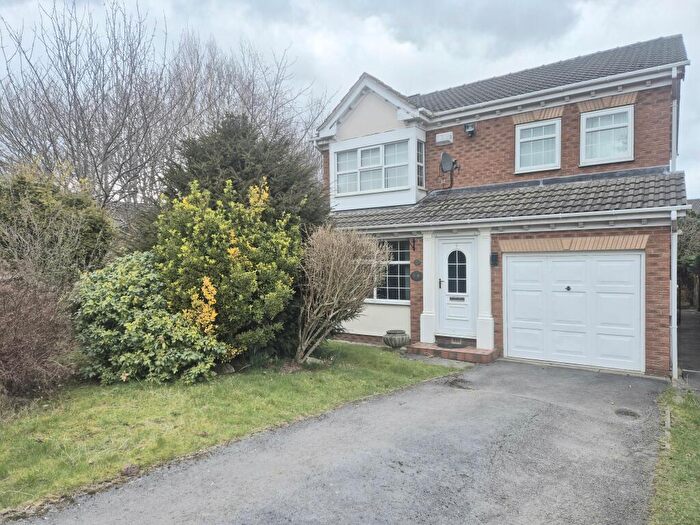 4 Bedroom Detached House To Rent In Redwood Drive, Huddersfield, HD2