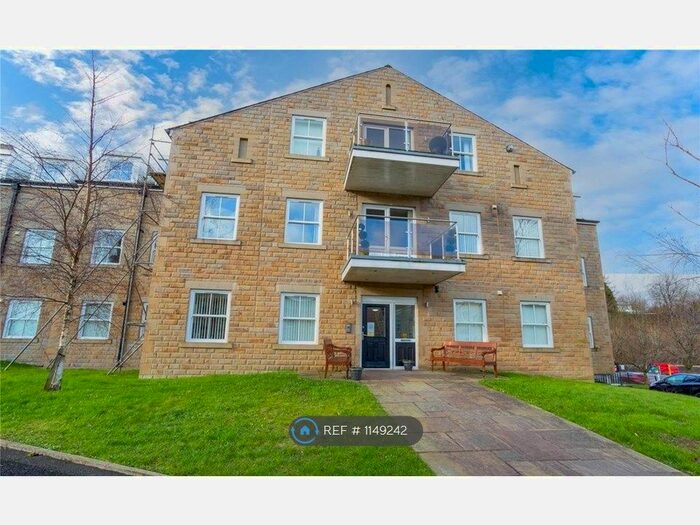 2 Bedroom Flat To Rent In Holly Mount, Rossendale, BB4