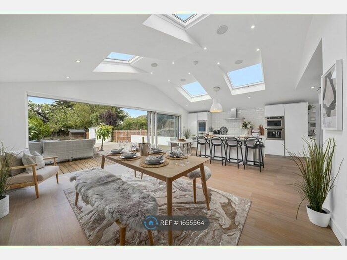 5 Bedroom Detached House To Rent In Clarence Road, Windsor, SL4