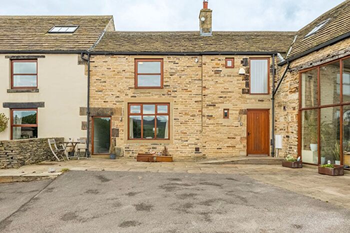 4 Bedroom Detached House To Rent In Kiln Lane, Emley, Huddersfield, HD8