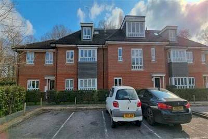 2 Bedroom Flat To Rent In Frimley, GU16