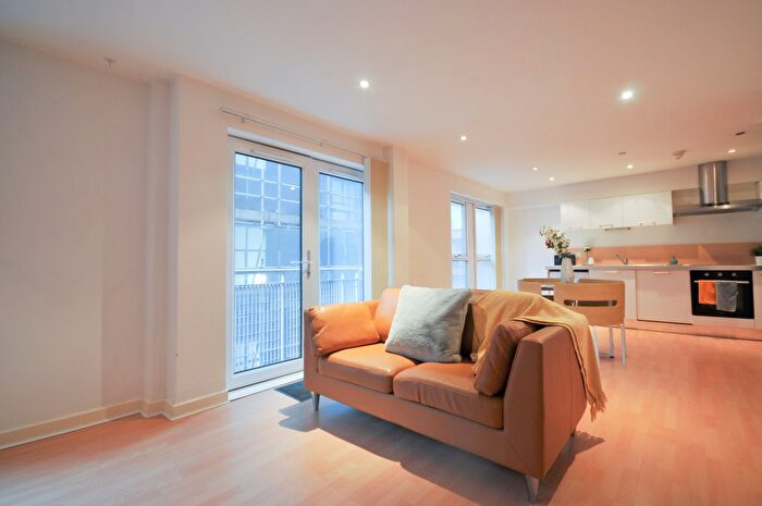 2 Bedroom Flat To Rent In Naples Street, Manchester, M4