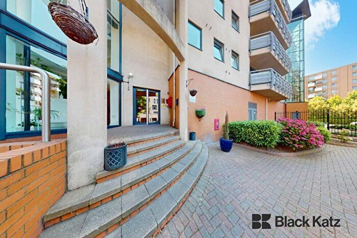 2 Bedroom Flat To Rent In Tradewinds. Wards Wharf Approach, Docklands, E16