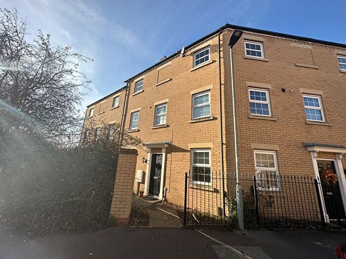 3 Bedroom Property To Rent In Maskell Drive, Bedford, MK41