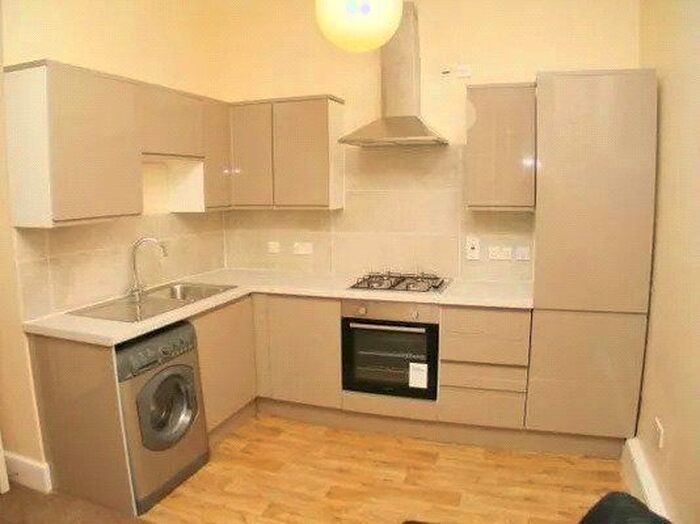 1 Bedroom Flat To Rent In Chevy Road, Southall, UB2