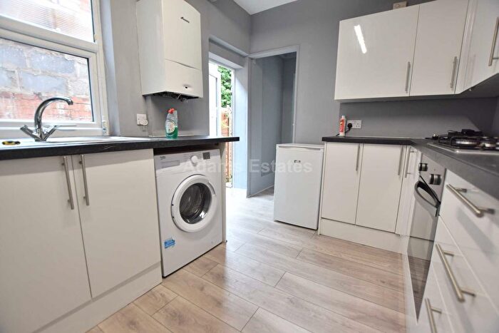 5 Bedroom Terraced House To Rent In Liverpool Road, Reading, RG1