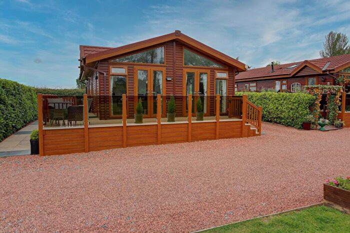 2 Bedroom Park Home For Sale In West End, Nuneaton, CV13