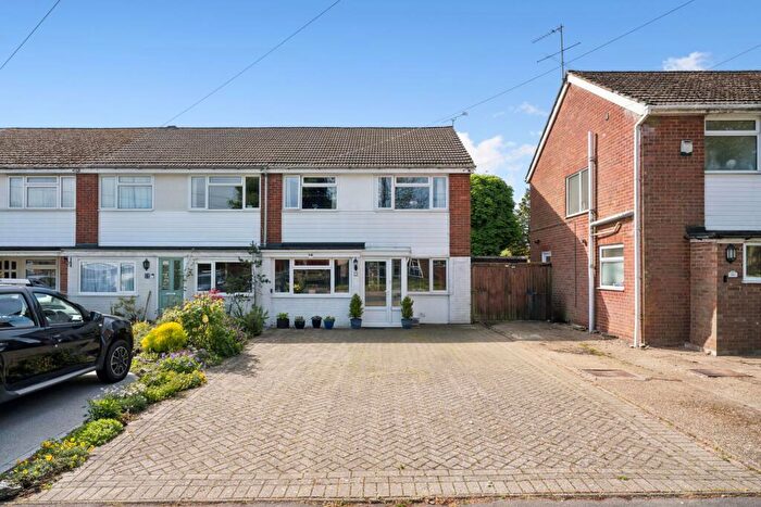 3 Bedroom End Of Terrace House For Sale In Clare Road, Prestwood, HP16
