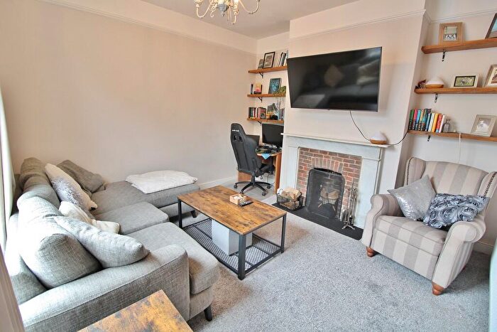 3 Bedroom End Of Terrace House For Sale In Hartlands Road, Fareham, PO16