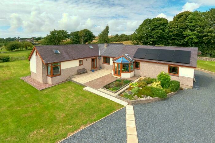 5 Bedroom Bungalow For Sale In Penisarwaun, Caernarfon, Gwynedd, LL55