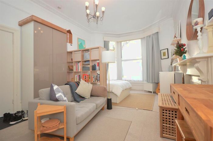 Studio To Rent In Lichfield Road, Kew, Richmond, TW9