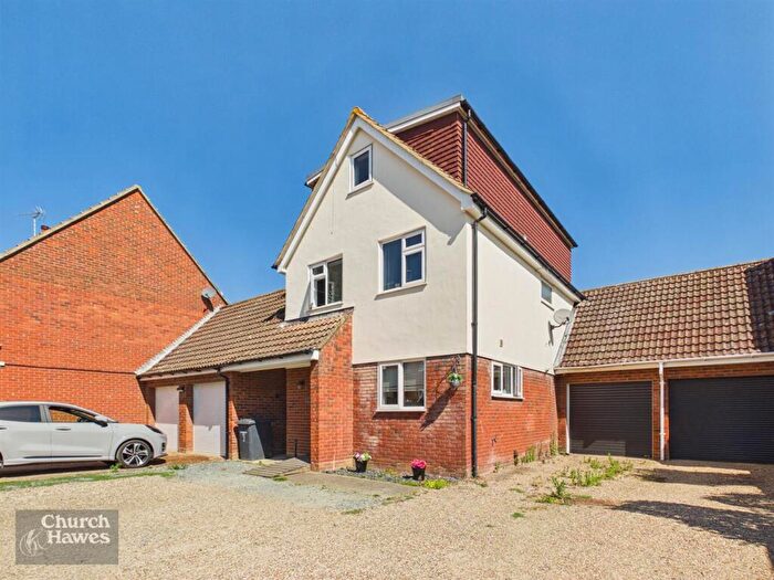 5 Bedroom Link Detached House For Sale In Inchbonnie Road, South Woodham Ferrers, CM3