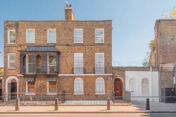 5 Bedroom Terraced House To Rent In Camden Street, Camden, London, NW1