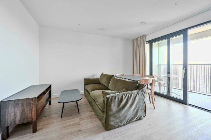 1 Bedroom Flat To Rent In Reed Avenue, Bow, London, E3