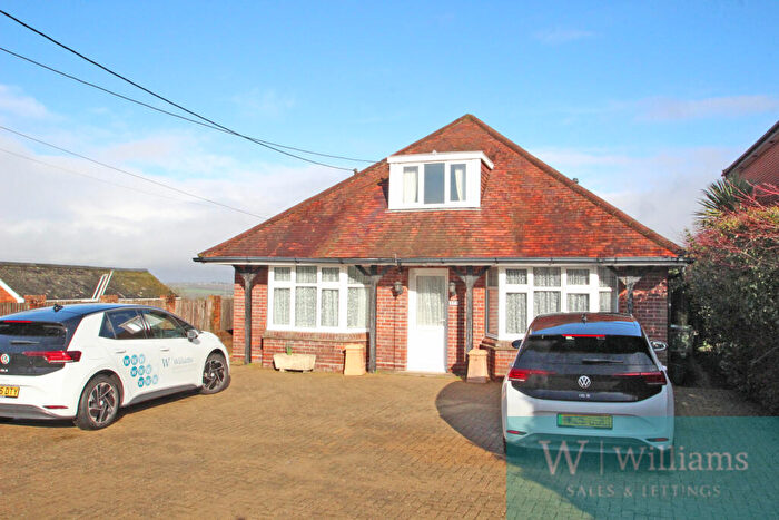 4 Bedroom Bungalow For Sale In Staplers Road, Newport, PO30