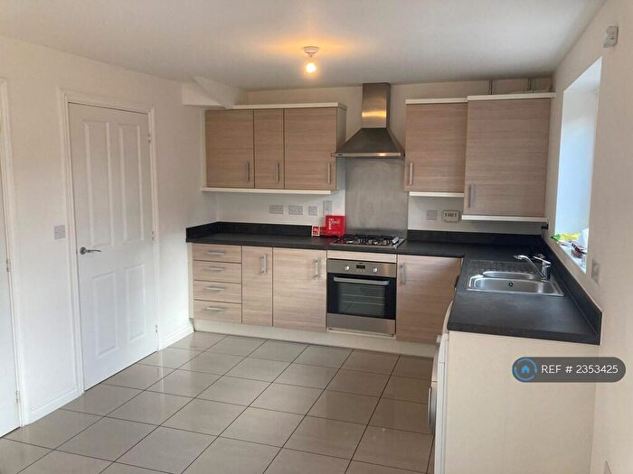 4 Bedroom Terraced House To Rent In Buttercup Avenue, St. Neots, PE19
