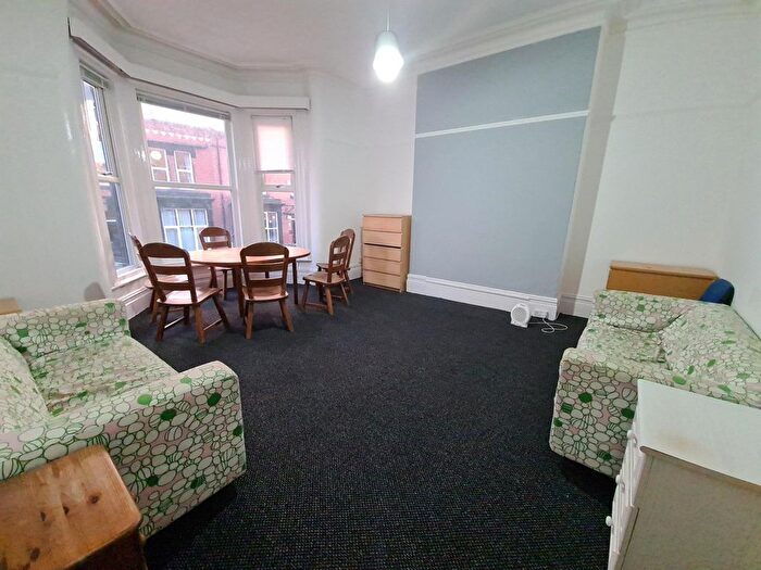 6 Bedroom Semi Detached House To Rent In Regent Park Terrace, Leeds, LS6