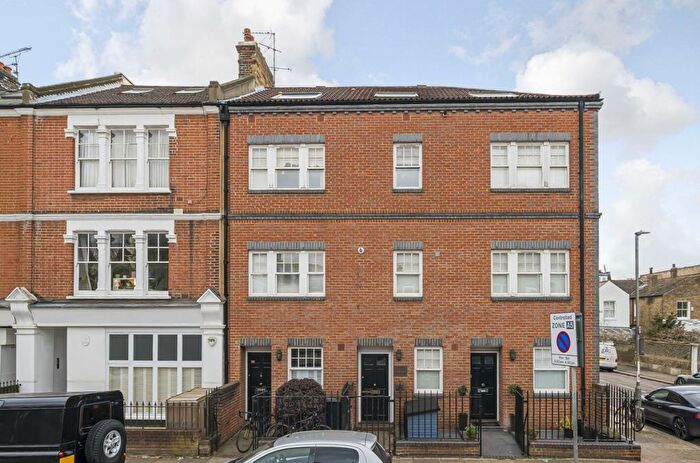 1 Bedroom Flat To Rent In Felsham Road, Cobb Court, SW15