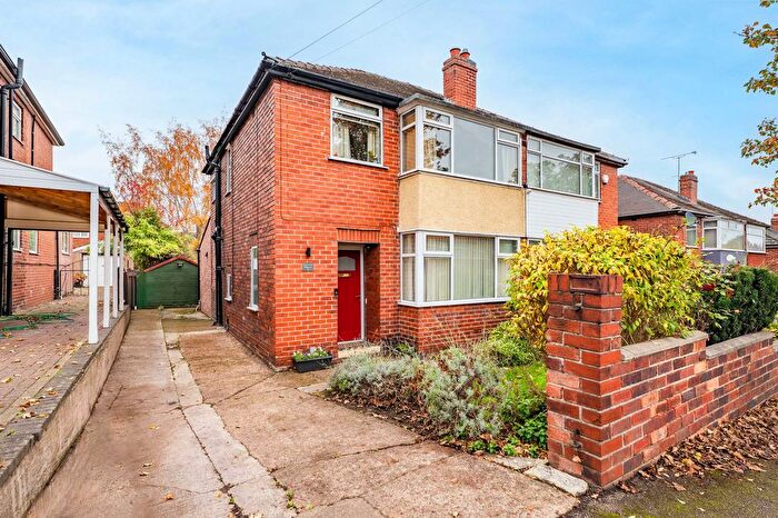 3 Bedroom Semi-Detached House For Sale In Rencliffe Avenue, Rotherham, S60