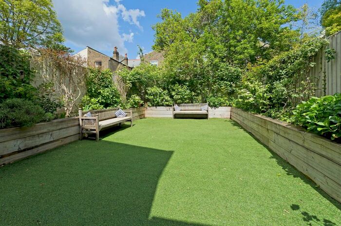 5 Bedroom Semi-Detached House To Rent In Julian Avenue, London, W3