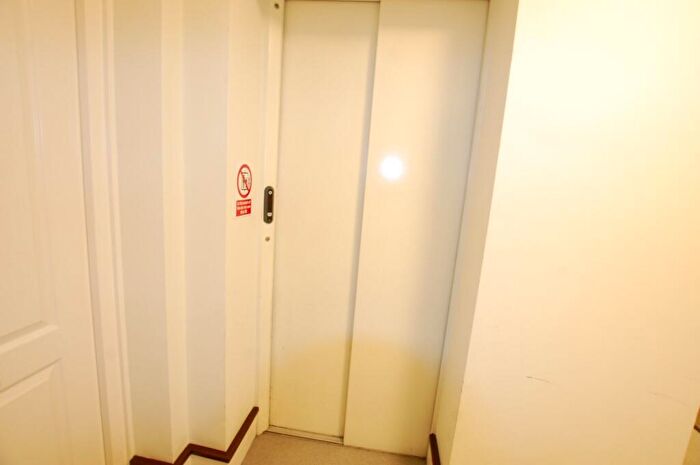 2 Bedroom Apartment To Rent In Oaklands Court, Welwyn, AL6