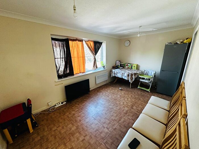2 Bedroom Flat To Rent In Kings Road, Chelmsford, CM1