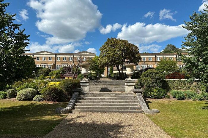 4 Bedroom Terraced House For Sale In Willoughby Lane, Bromley, BR1