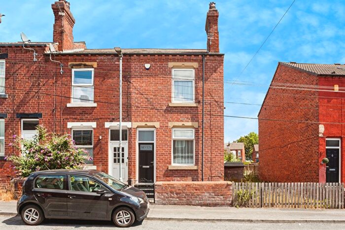 2 Bedroom End Of Terrace House For Sale In Marshall Street, Stanley, Wakefield, WF3