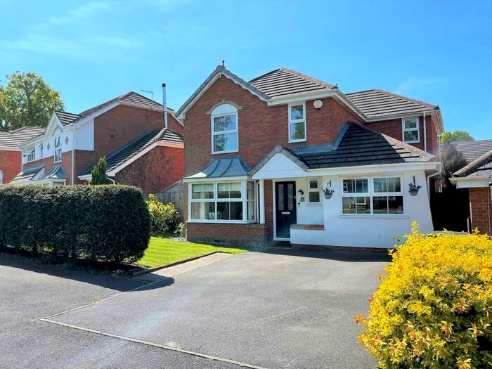 4 Bedroom Detached House To Rent In Heathside Park, Camberley, GU15