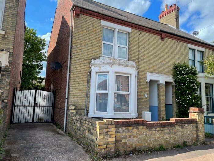 3 Bedroom Semi-Detached House To Rent In Waterloo Road, Peterborough, PE1