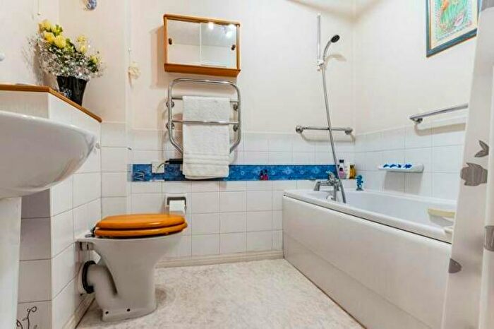 1 Bedroom Apartment For Sale In Ashfield Lane, Chislehurst, Kent, BR7