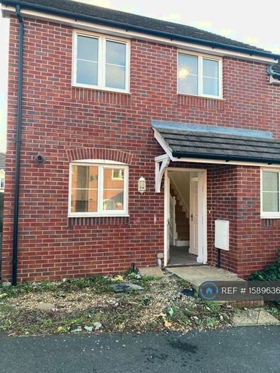 3 Bedroom Semi-Detached House To Rent In Coxwell Close, Seaford, BN25