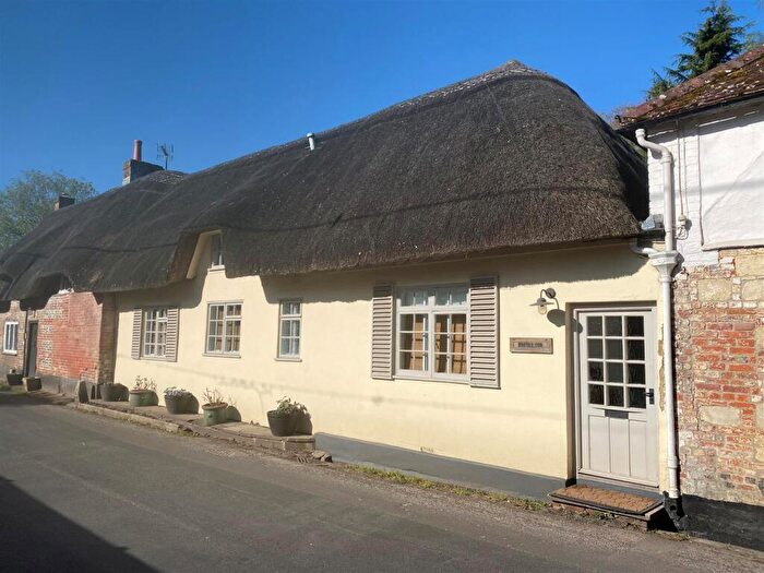 2 Bedroom House For Sale In Houghton Road, Stockbridge, SO20