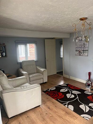 2 Bedroom Chalet For Sale In Park Avenue, Leysdown, ME12