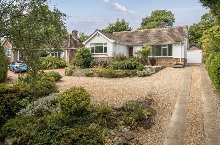 4 Bedroom Detached Bungalow For Sale In Hocombe Drive, Hiltingbury, Chandler's Ford, SO53