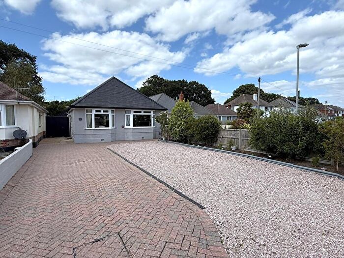 3 Bedroom Bungalow For Sale In Brampton Road, Oakdale, Poole, BH15