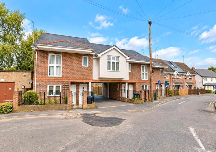 1 Bedroom Apartment For Sale In Vale Farm Road, Woking, Surrey, Surrey, GU21