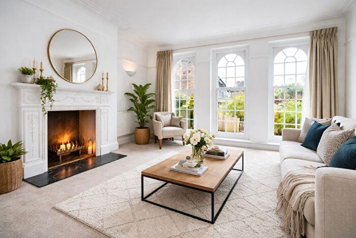 2 Bedroom Flat For Sale In The Upper Drive, Hove, BN3