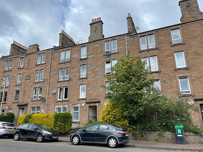 2 Bedroom Flat To Rent In Scott Street, Dundee, Angus, DD2