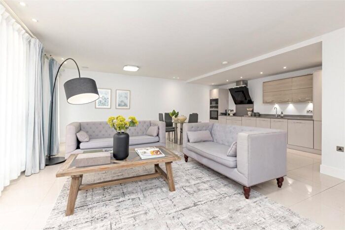 3 Bedroom Apartment For Sale In McEwan Square, Fountainbridge, Edinburgh, EH3