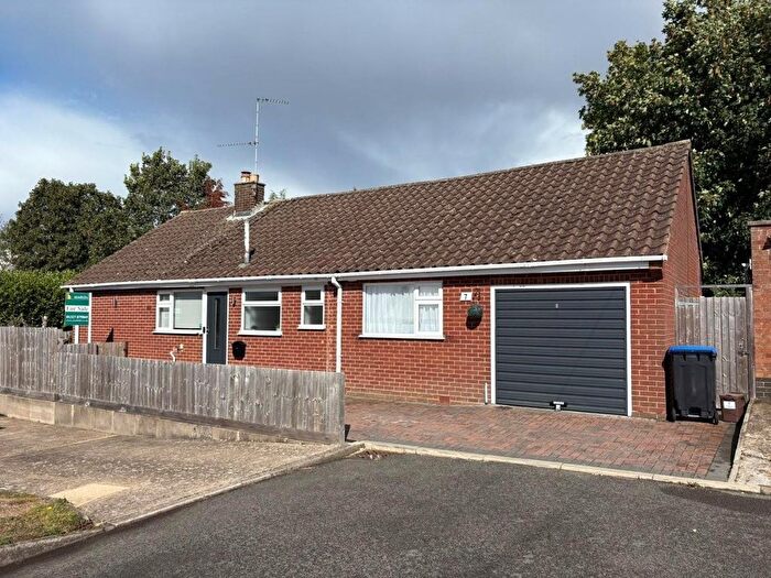2 Bedroom Detached Bungalow To Rent In Browning Close, Daventry, NN11