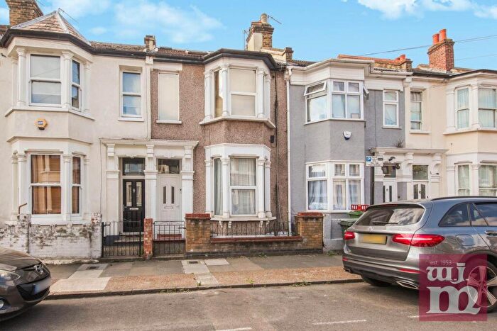 1 Bedroom Flat To Rent In Skelton Road, Forest Gate, E7