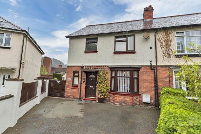 3 Bedroom Semi Detached House For Sale In Park Avenue, Llangollen, LL20