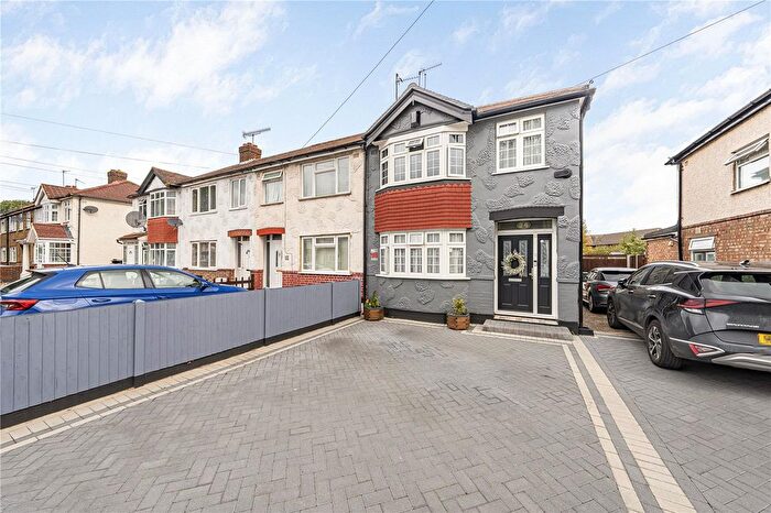4 Bedroom Detached House For Sale In Botwell Lane, Hayes, UB3
