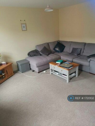 2 Bedroom Flat To Rent In Wenlock Drive, West Bridgford, Nottingham, NG2