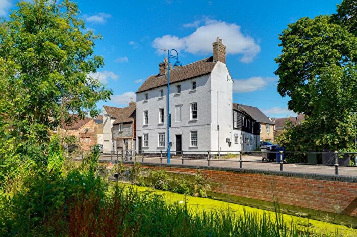1 Bedroom Flat To Rent In Brook Street, St. Neots, PE19