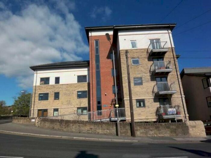2 Bedroom Flat To Rent In Bridge Place, Troy Road, Horsforth, Leeds, LS18